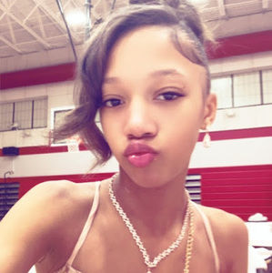 Meet your Posher, Deshonee